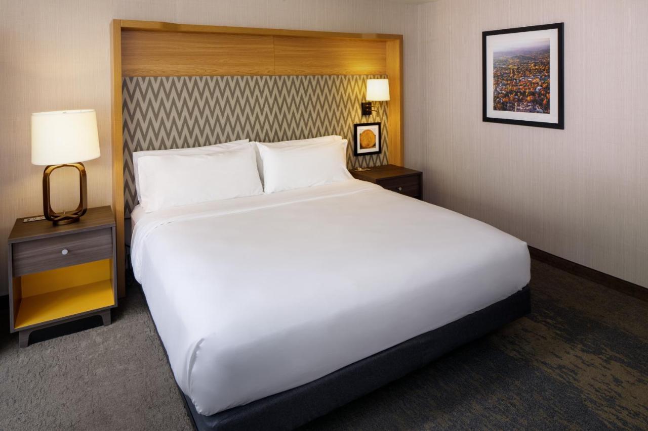 Holiday Inn Express & Suites Charlottesville By Ihg Kültér fotó