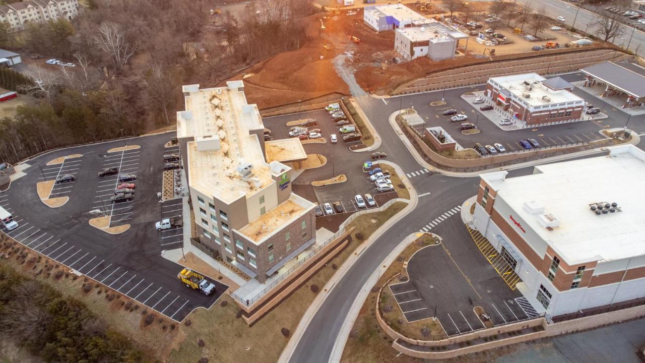 Holiday Inn Express & Suites Charlottesville By Ihg Kültér fotó