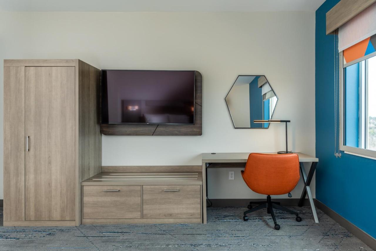 Holiday Inn Express & Suites Charlottesville By Ihg Kültér fotó