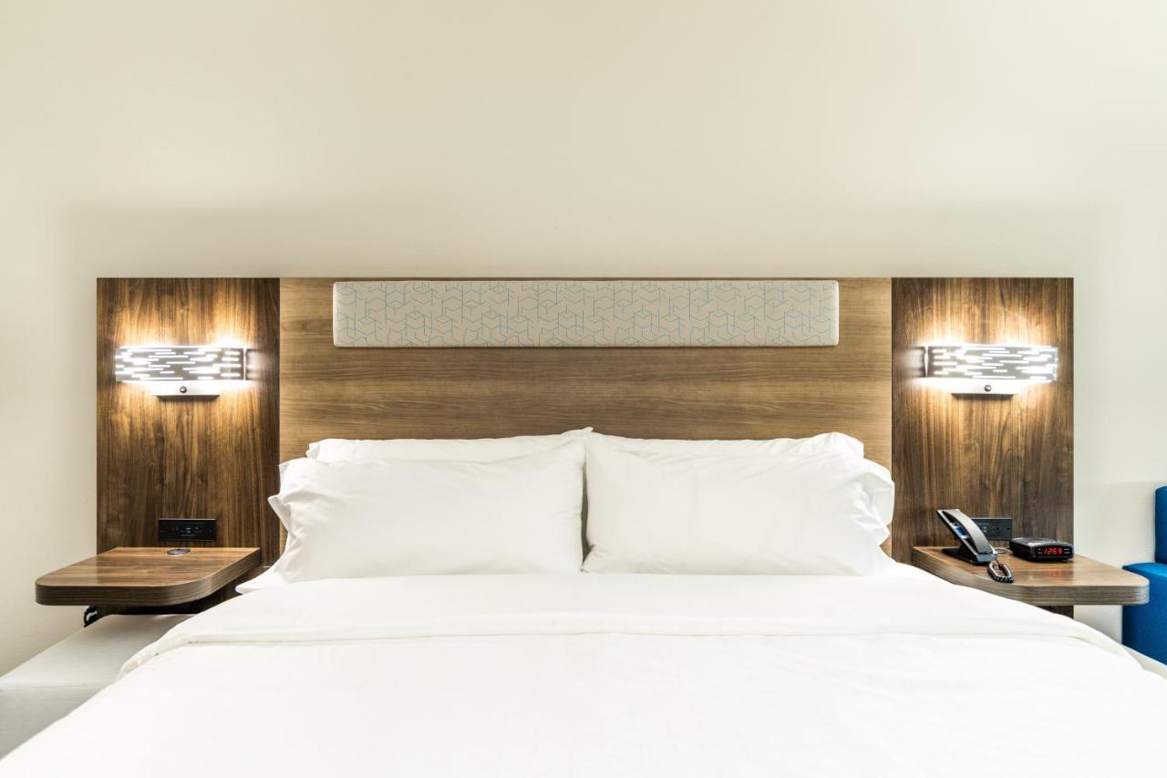 Holiday Inn Express & Suites Charlottesville By Ihg Kültér fotó