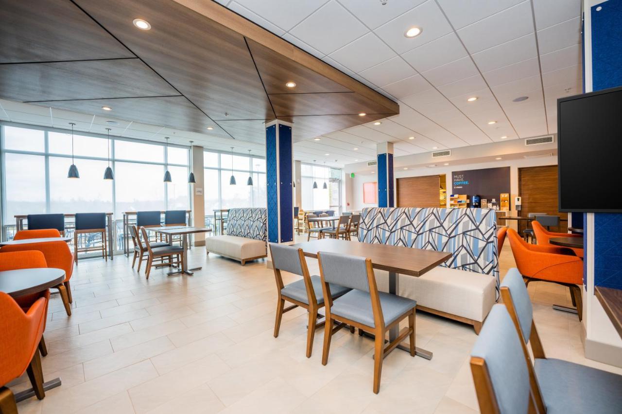 Holiday Inn Express & Suites Charlottesville By Ihg Kültér fotó
